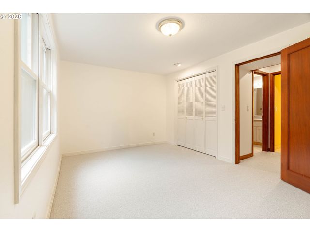 11503 Sw STREAMSIDE Ct, Portland, OR 97219