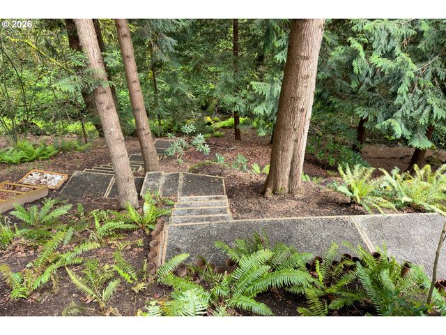 11503 Sw STREAMSIDE Ct, Portland, OR 97219