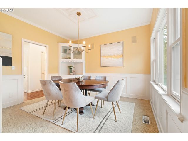 11503 Sw STREAMSIDE Ct, Portland, OR 97219