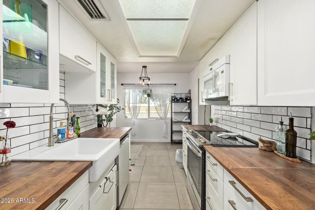 6114 E AUGUSTA Circle, Mesa, AZ 85215