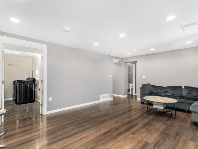 724 Echo Avenue, Romeoville, IL 60446