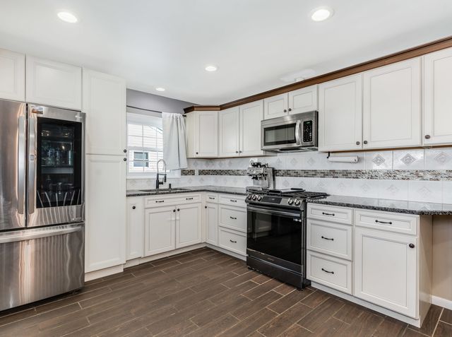 724 Echo Avenue, Romeoville, IL 60446