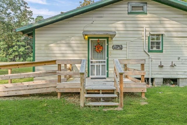 511 Cain Road, Anahuac, TX 77514