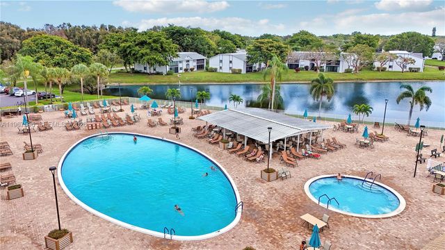 15364 Lakes Of Delray Blvd 61, Delray Beach, FL 33484