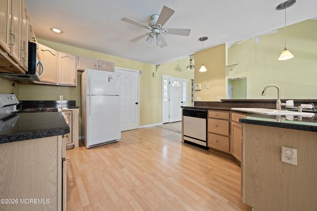 994 Treasure Avenue, Manahawkin, NJ 08050