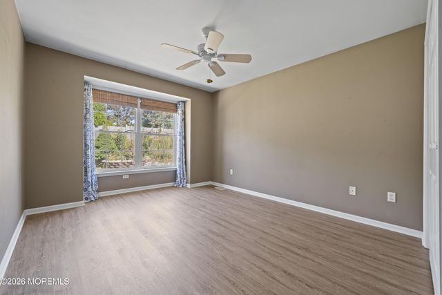 994 Treasure Avenue, Manahawkin, NJ 08050