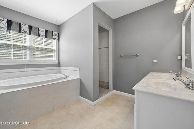 994 Treasure Avenue, Manahawkin, NJ 08050