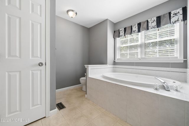 994 Treasure Avenue, Manahawkin, NJ 08050