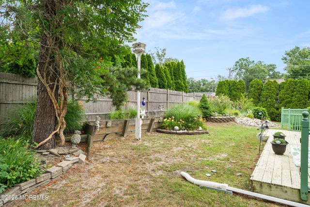 994 Treasure Avenue, Manahawkin, NJ 08050