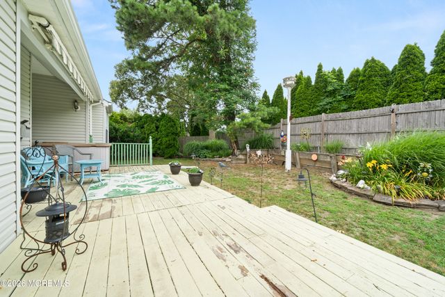 994 Treasure Avenue, Manahawkin, NJ 08050