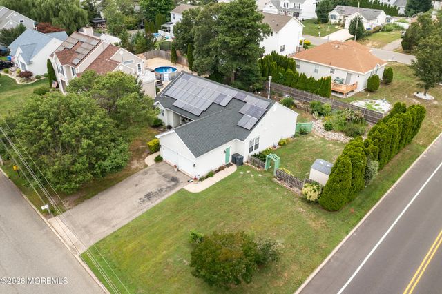 994 Treasure Avenue, Manahawkin, NJ 08050