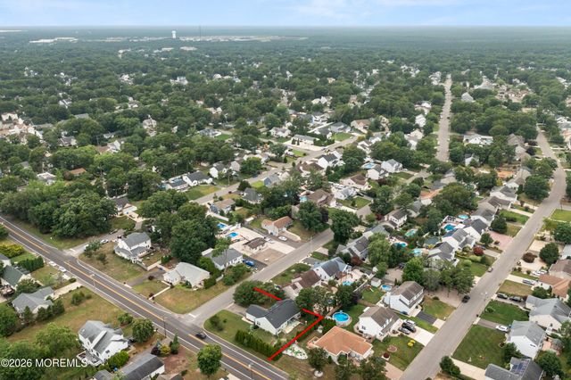 994 Treasure Avenue, Manahawkin, NJ 08050