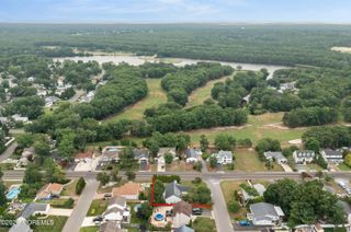 994 Treasure Avenue, Manahawkin, NJ 08050