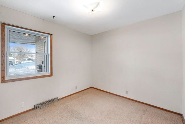 2564 Kate Street, Waterloo, IA 50701