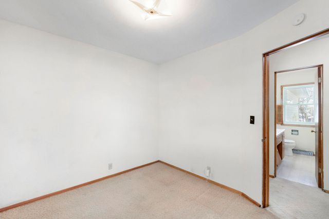 2564 Kate Street, Waterloo, IA 50701