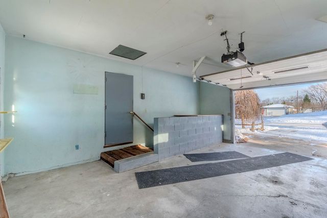 2564 Kate Street, Waterloo, IA 50701