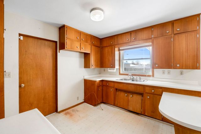 2564 Kate Street, Waterloo, IA 50701