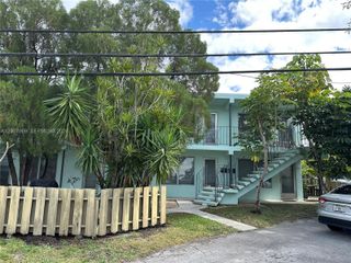 2301 NE 2nd St 6, Pompano Beach, FL 33062