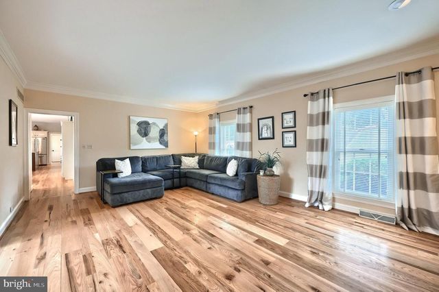 2247 SPANGLER CIR, York, PA 17406