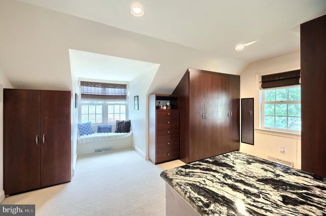 2247 SPANGLER CIR, York, PA 17406