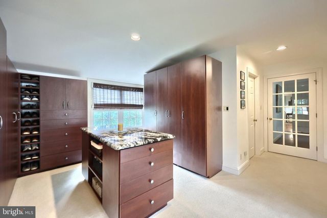 2247 SPANGLER CIR, York, PA 17406