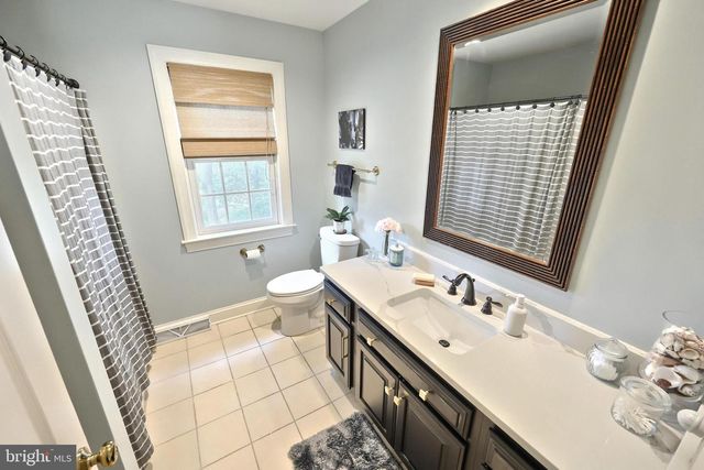 2247 SPANGLER CIR, York, PA 17406