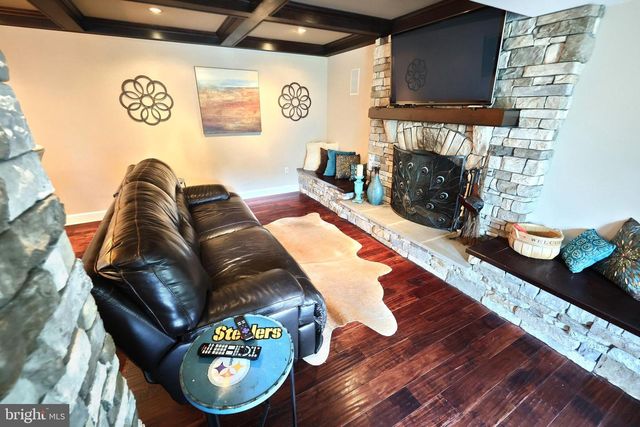 2247 SPANGLER CIR, York, PA 17406