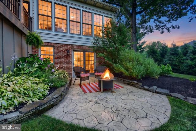 2247 SPANGLER CIR, York, PA 17406