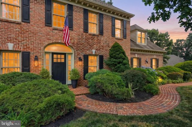 2247 SPANGLER CIR, York, PA 17406