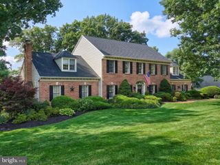 2247 SPANGLER CIR, York, PA 17406
