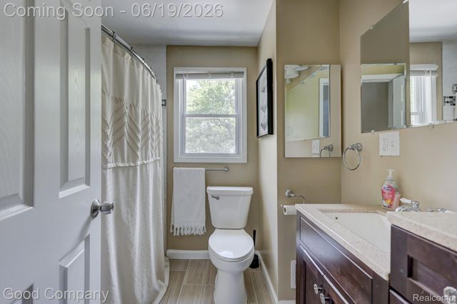 1812 E Meyers Avenue, Hazel Park, MI 48030