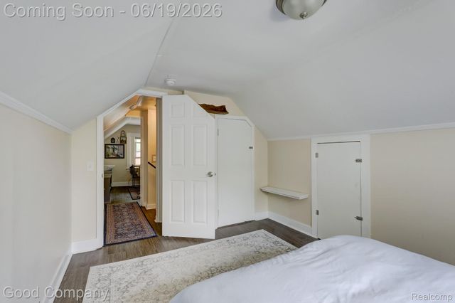 1812 E Meyers Avenue, Hazel Park, MI 48030