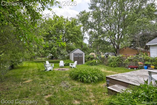 1812 E Meyers Avenue, Hazel Park, MI 48030
