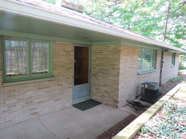 890 White Lake Road, Pleasant Lake, MI 49272