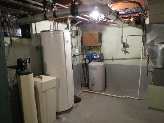 890 White Lake Road, Pleasant Lake, MI 49272