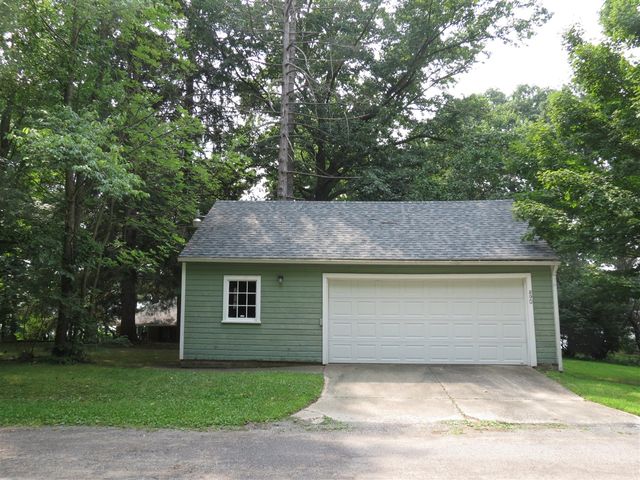 890 White Lake Road, Pleasant Lake, MI 49272