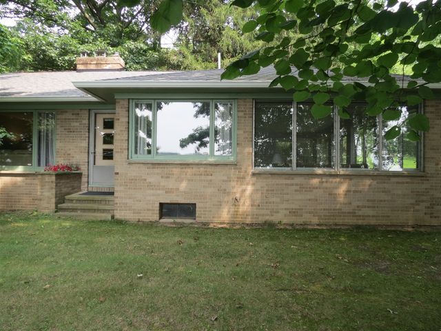 890 White Lake Road, Pleasant Lake, MI 49272