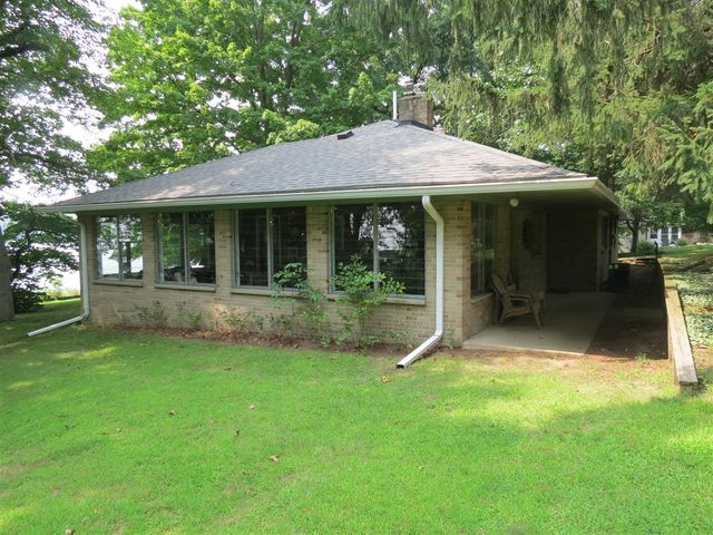 890 White Lake Road, Pleasant Lake, MI 49272