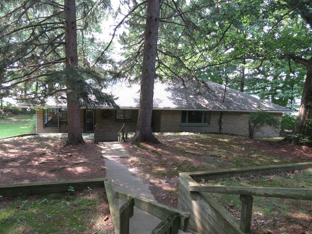 890 White Lake Road, Pleasant Lake, MI 49272