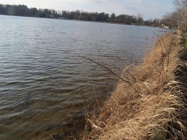 890 White Lake Road, Pleasant Lake, MI 49272