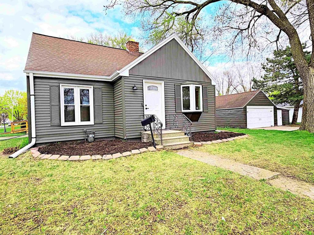1118 MATHER STREET, Green Bay, WI 54304