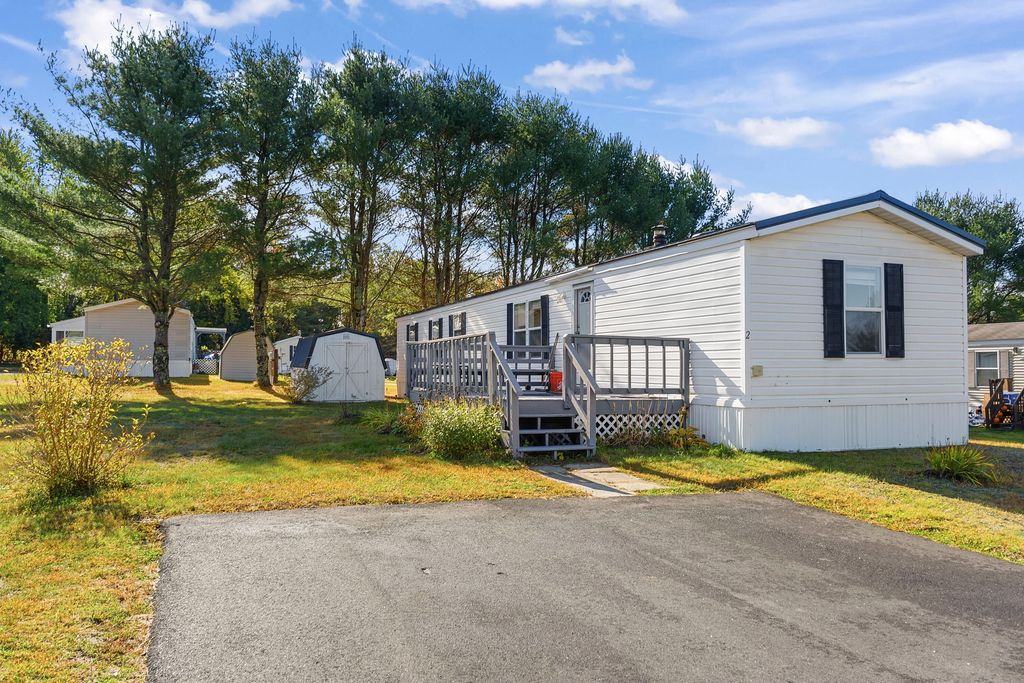 2 Purington Avenue, Mechanic Falls, ME 04256 — exterior