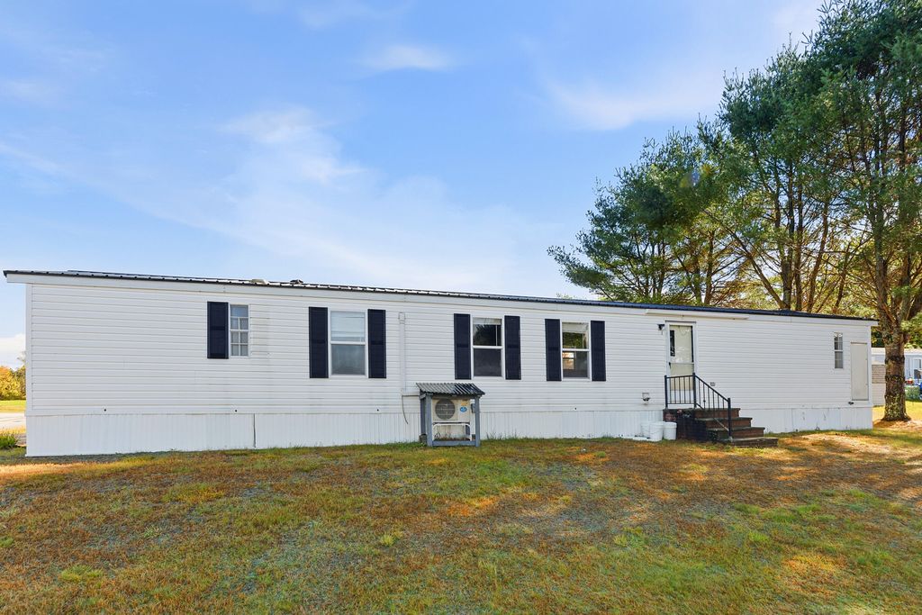 2 Purington Avenue, Mechanic Falls, ME 04256 — photo 3
