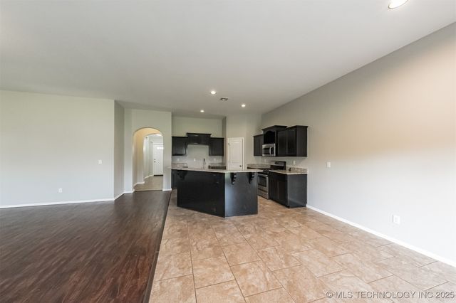 17409 E 44th Street S, Tulsa, OK 74134