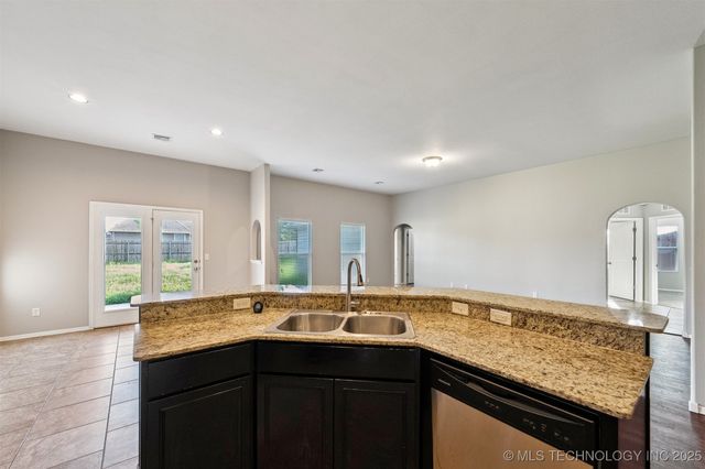 17409 E 44th Street S, Tulsa, OK 74134