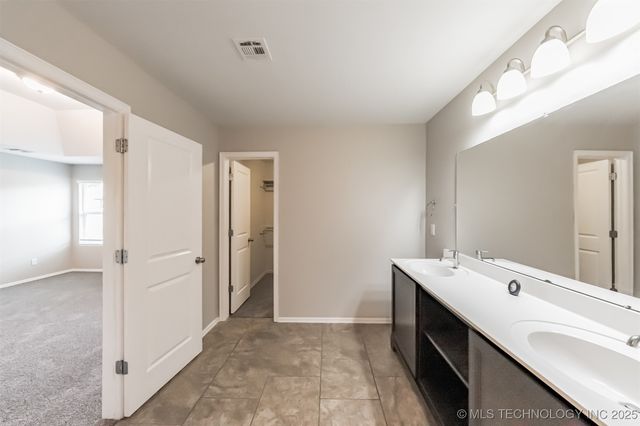 17409 E 44th Street S, Tulsa, OK 74134