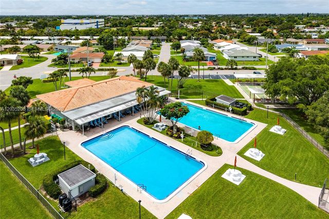 4705 NW 43rd Avenue, Tamarac, FL 33319