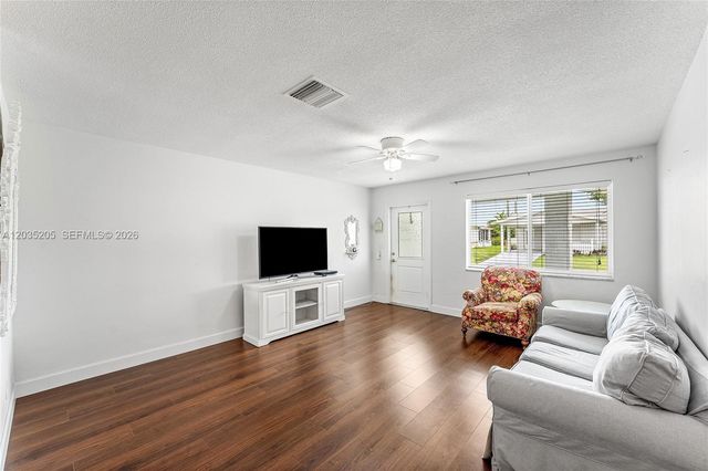 4705 NW 43rd Avenue, Tamarac, FL 33319