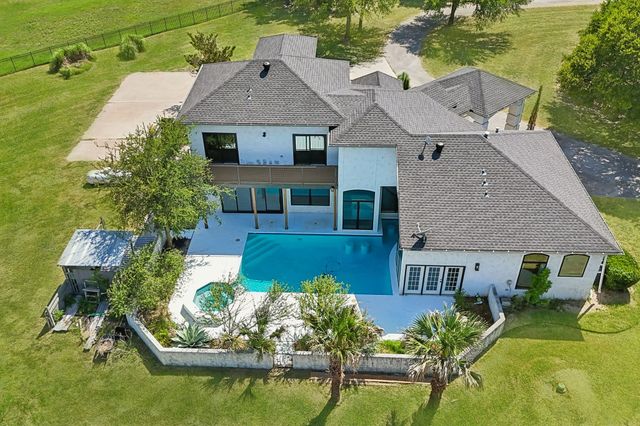 4024 Silver Creek Road, Fort Worth, TX 76108