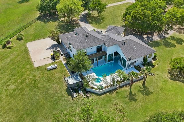4024 Silver Creek Road, Fort Worth, TX 76108